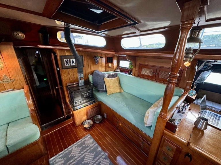 Yacht charter U.S. Virgin Islands cheap KAI