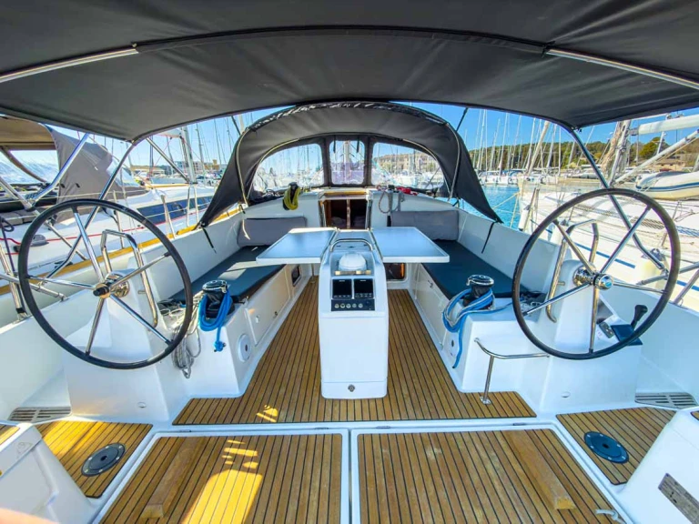 Sailboat for rent Pula at the best price