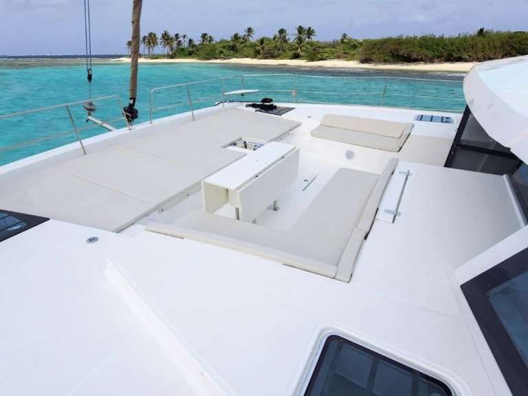 Yacht charter Parham Town cheap Bali 5.4
