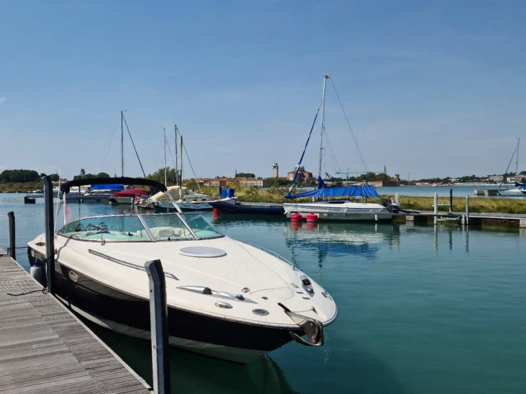 Monterey 268SC in San Giuliano - Venezia on SamBoat