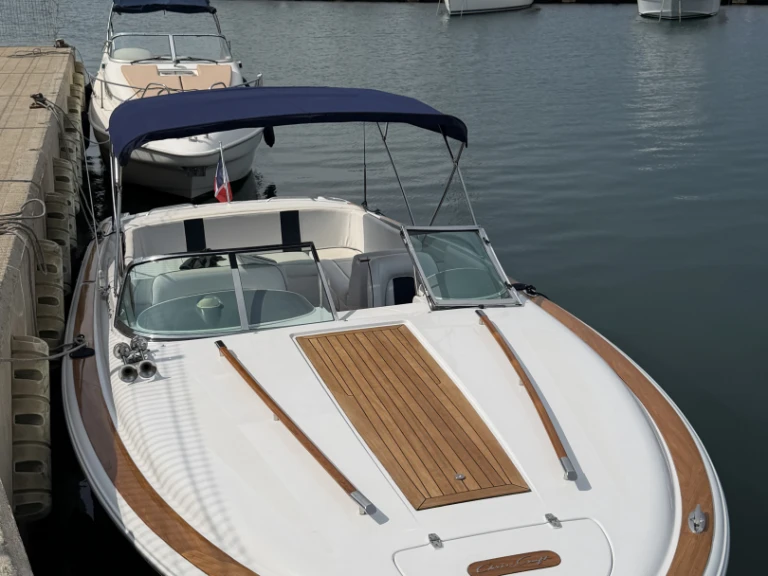Motorboat rental with or without captain Chris Craft Saint-Raphaël