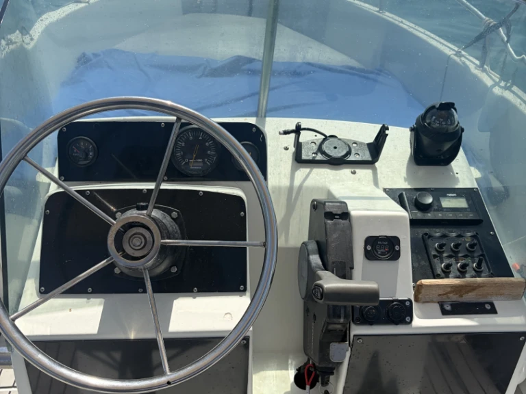 Yacht charter La Ciotat cheap Cap Camarat 575