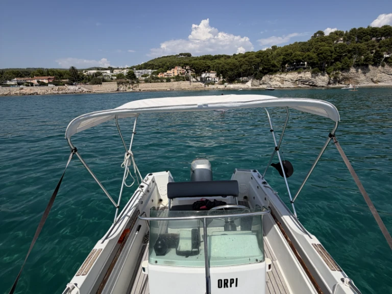 Boat rental Jeanneau Cap Camarat 575 in La Ciotat on Samboat