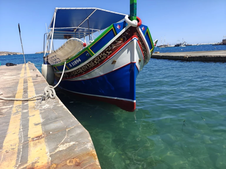 Bareboat Rental Motorboat Custom with a boat licence
