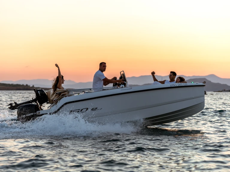 Motorboat rental with or without captain Compass Chania