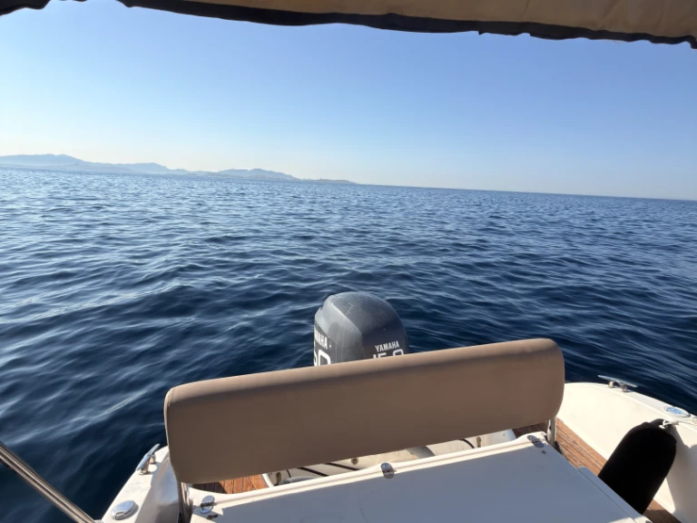 Capelli Cap 20 charter bareboat or captained in  Le Rouet