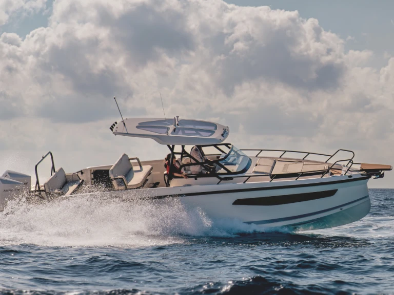 Boat rental Quicksilver Navan S30 in Santa Eulària des Riu on Samboat