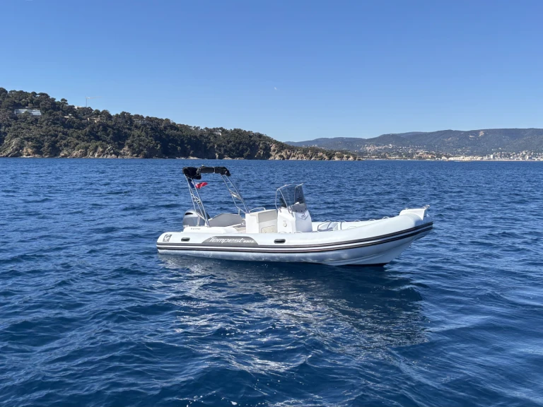 Yacht charter Le Lavandou cheap Tempest 630