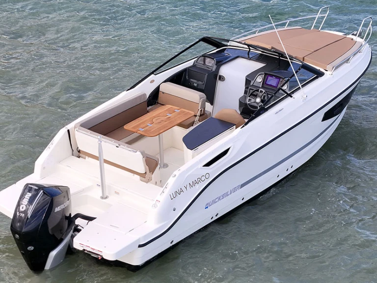 Boat rental Quicksilver Activ 755 Cruiser in Hyères on Samboat