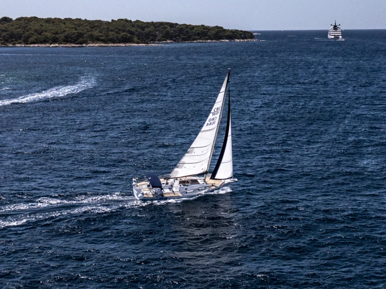 Boat rental Val Val 35 in Hvar on Samboat