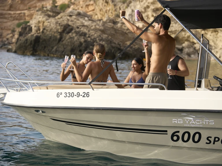 Giant 600 open sport in Sant Antoni de Portmany on SamBoat