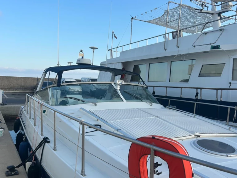 Pershing Pershing 40 charter bareboat or captained in  Golfe-Juan
