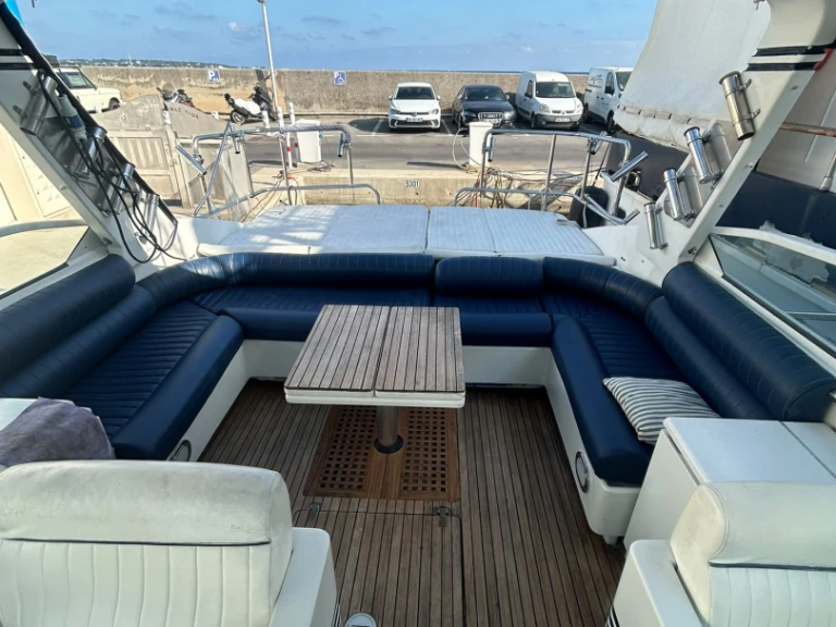 Rent a Pershing Pershing 40 Golfe-Juan