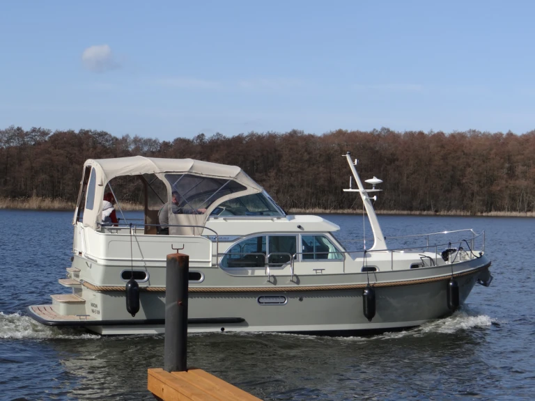 Motorboat rental in Mirow -  Linssen Grand Sturdy 30.0 AC Intero