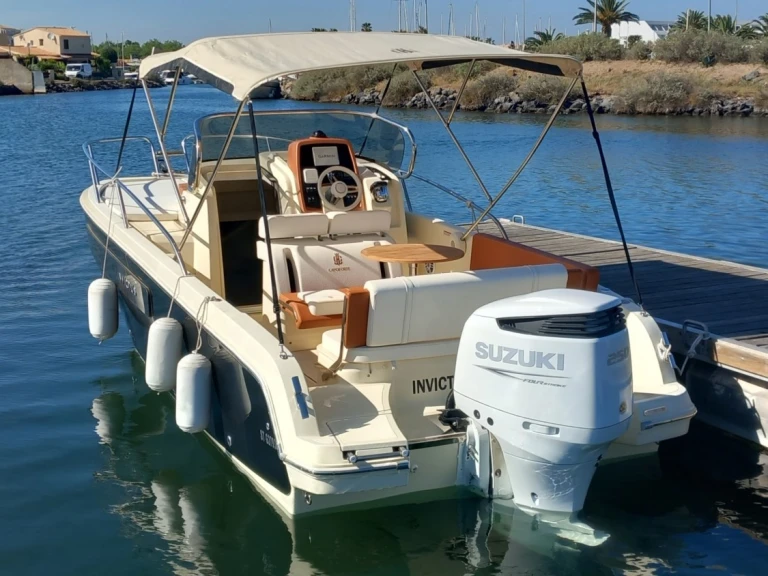 Invictus  Invictus 240 CX charter bareboat or captained in  Saint-Raphaël