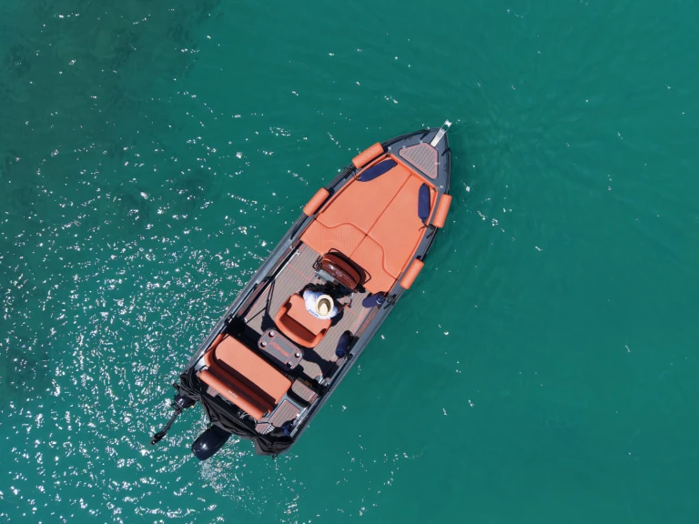 Bareboat Rental Motorboat Karel with a boat licence