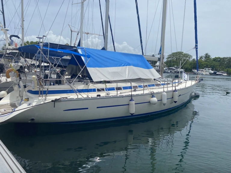 Bareboat Rental Sailboat Bavaria with a boat licence