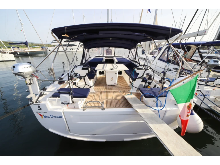 Sailboat rental with or without captain Bénéteau Castellammare del Golfo