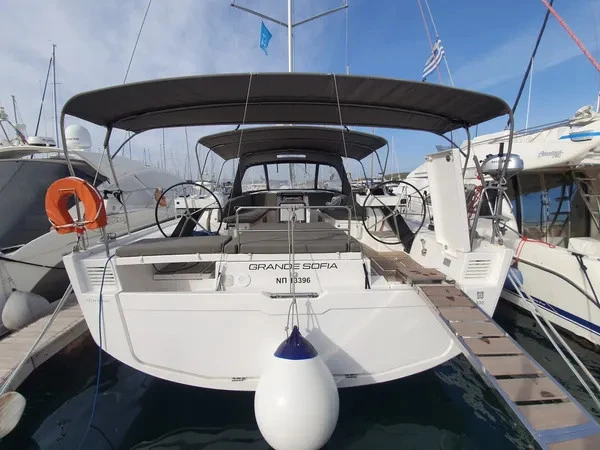 Dufour Dufour 530 in Paros (Island) on SamBoat