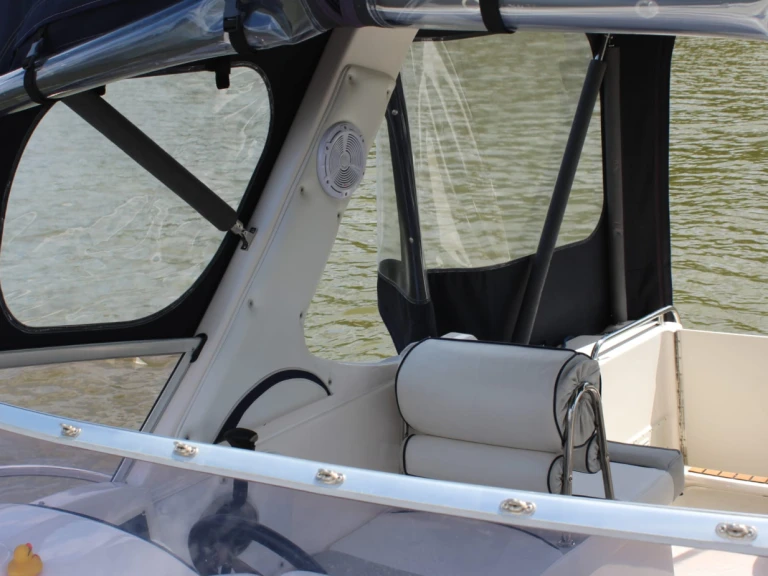 Boat rental Saver Riviera 24 in Roosteren on Samboat