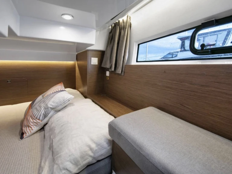 Motorboat for rent Asnières-sur-Seine at the best price