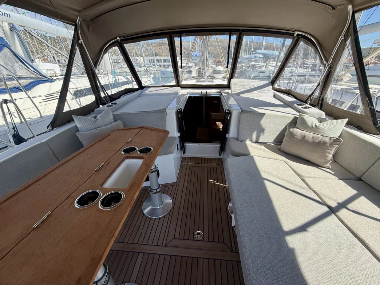 Sailboat rental with or without captain Bénéteau Seget Donji