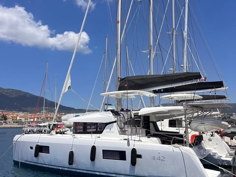 Catamaran for rent Ajaccio at the best price