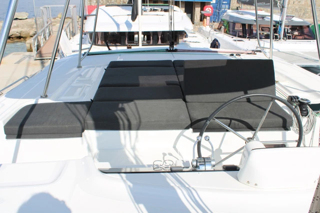 Lagoon Lagoon 46 in Ajaccio on SamBoat