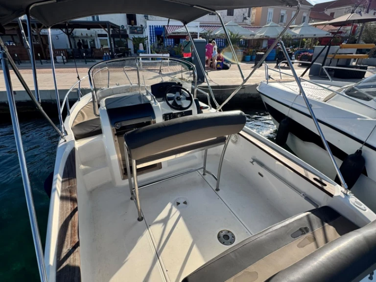 Motorboat for rent Tkon at the best price