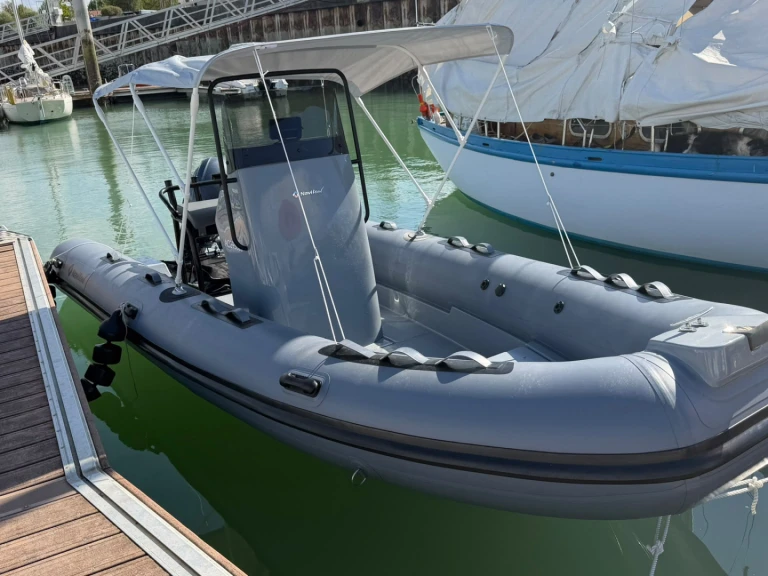 Yacht charter Le Verdon-sur-Mer cheap 540 F
