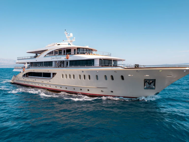 Custom Queen Eleganza in Croatia on SamBoat