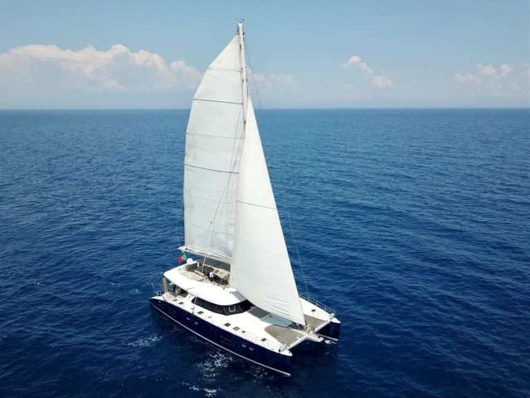 Rent a Sunreef Free Spirit Corsica
