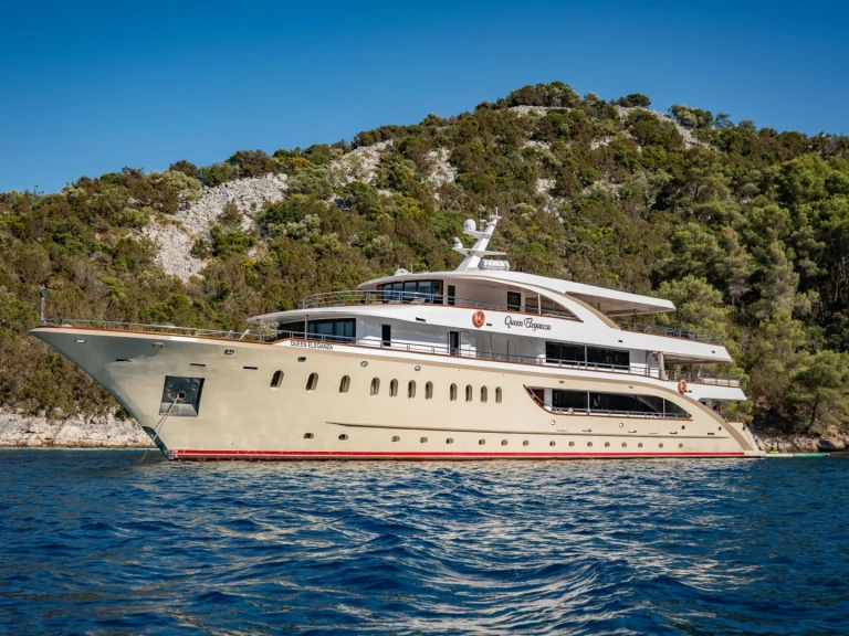 Rent a Custom Queen Eleganza Croatia