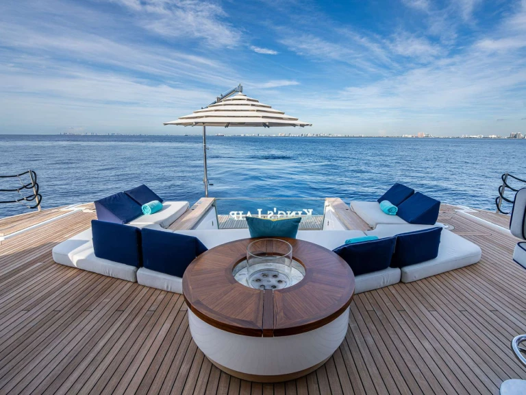 Luxury Yacht rental in Bahama Islands - Benetti KINGS LAIR