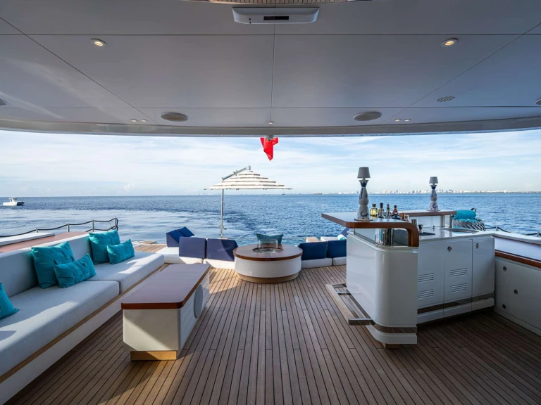 Boat rental Benetti KINGS LAIR in Bahama Islands on Samboat