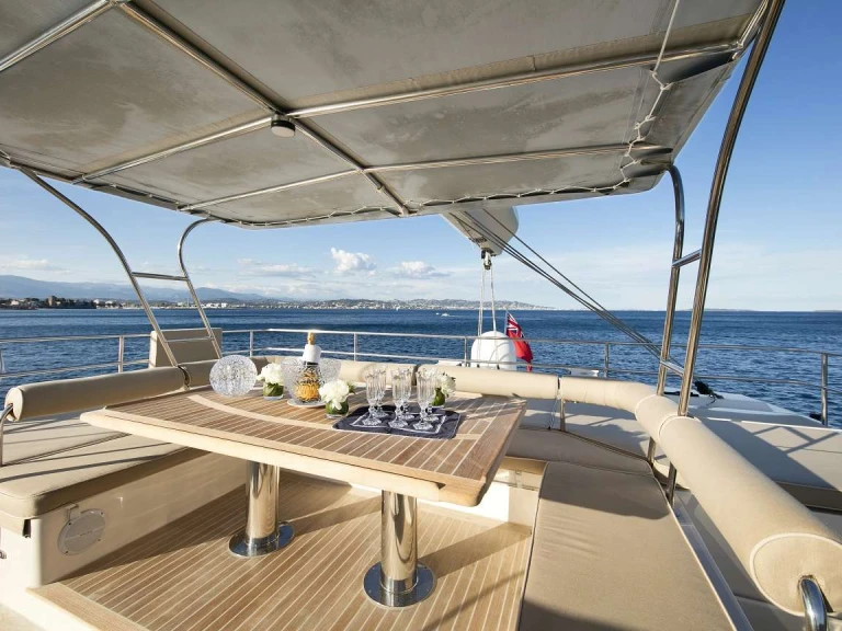 Luxury Yacht rental in Corsica - Sunreef Free Spirit