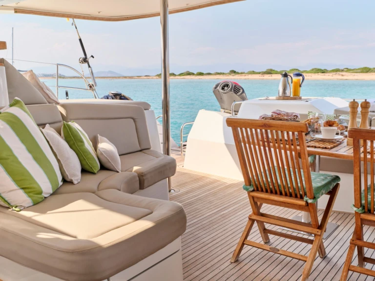 Bareboat Rental Luxury Yacht Fountaine Pajot with a boat licence