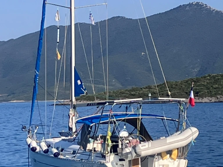 Bénéteau Oceanis 361 charter bareboat or captained in  Volos