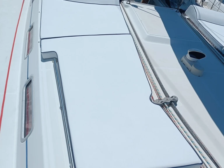 Rent a Bénéteau Cyclades 50.4 Castellammare di Stabia