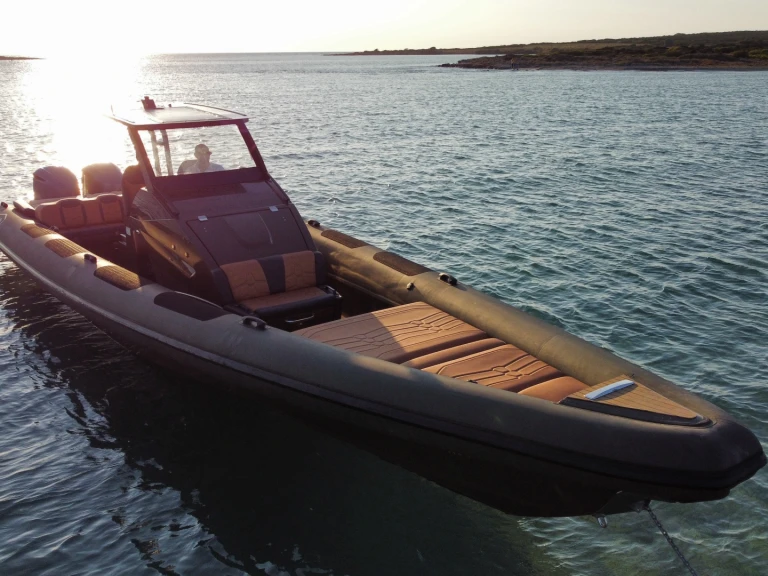 Zen 40S in Pounta on SamBoat