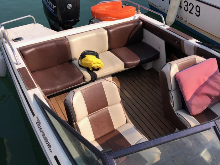 Yacht charter Noirmoutier-en-l'Île cheap Alpha