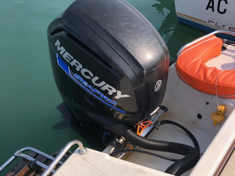 Motorboat rental in Noirmoutier-en-l'Île - Rocca Alpha