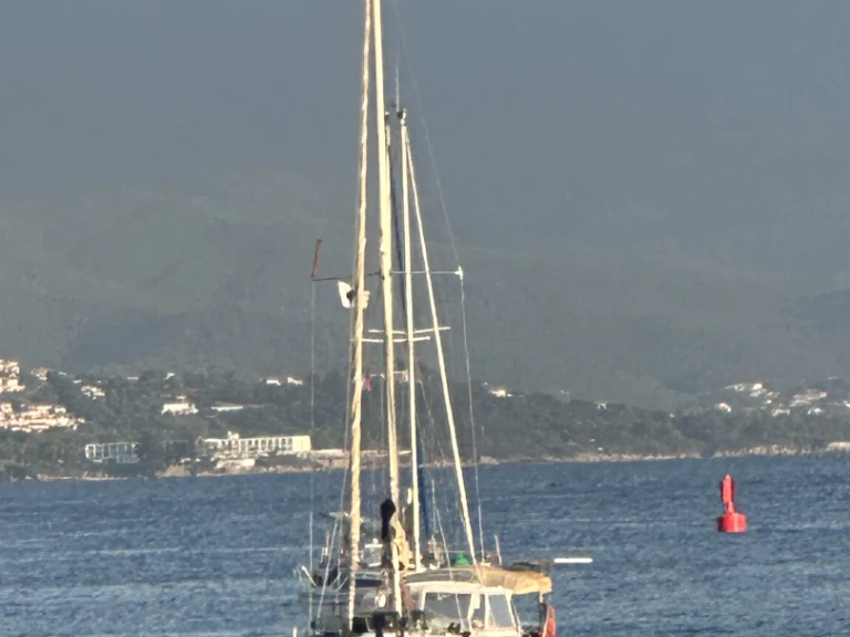 Yacht charter L'Estaque cheap Fifty 27