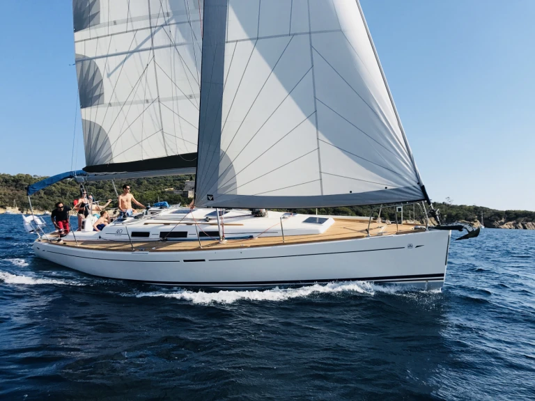 Boat rental Dufour Dufour 40 Performance in Bandol on Samboat