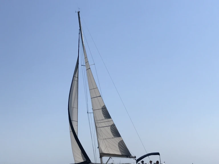 Sailboat for rent Bandol at the best price