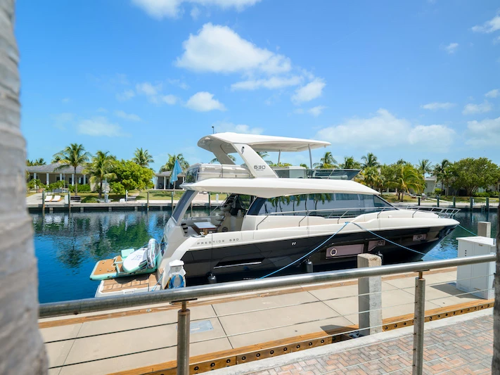 Boat rental Prestige 630 Flybridge in Miami Beach on Samboat