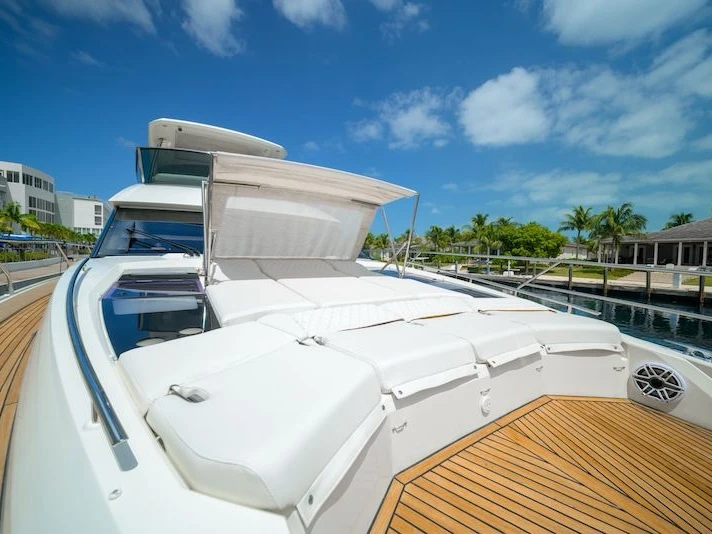 Bareboat Rental Luxury Yacht Prestige with a boat licence