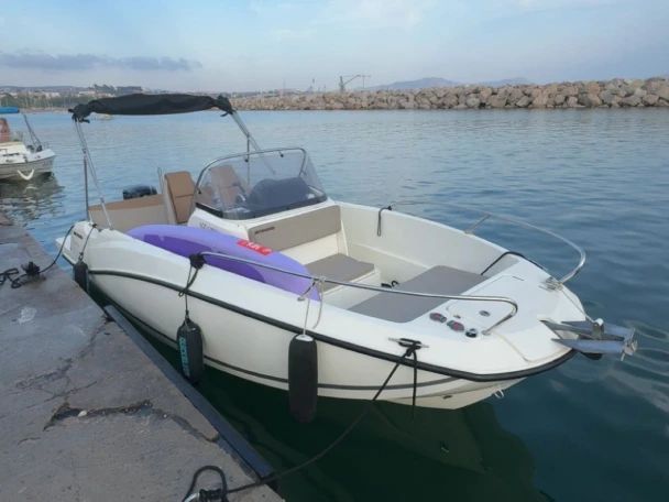 Quicksilver Activ 605 Open in Marseille on SamBoat