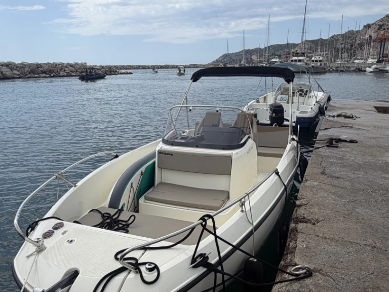 Yacht charter Marseille cheap Activ 605 Open
