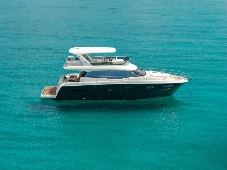 Luxury Yacht for rent Miami Beach at the best price